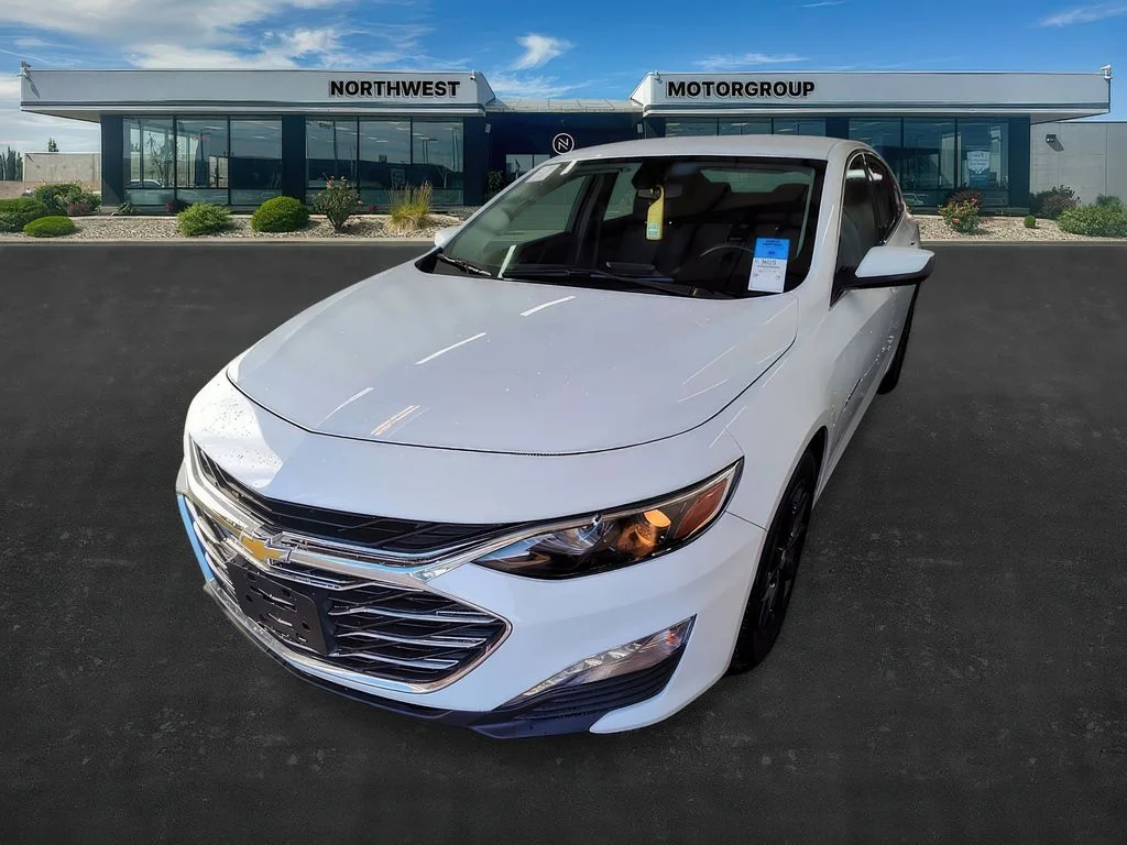 Used 2022 Summit White Chevrolet LT image 2