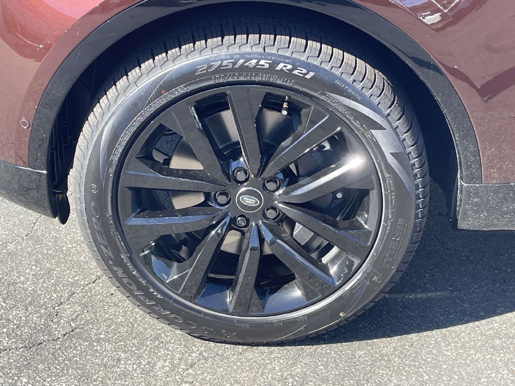 New 2026 Sedona Red Land Rover  image 8