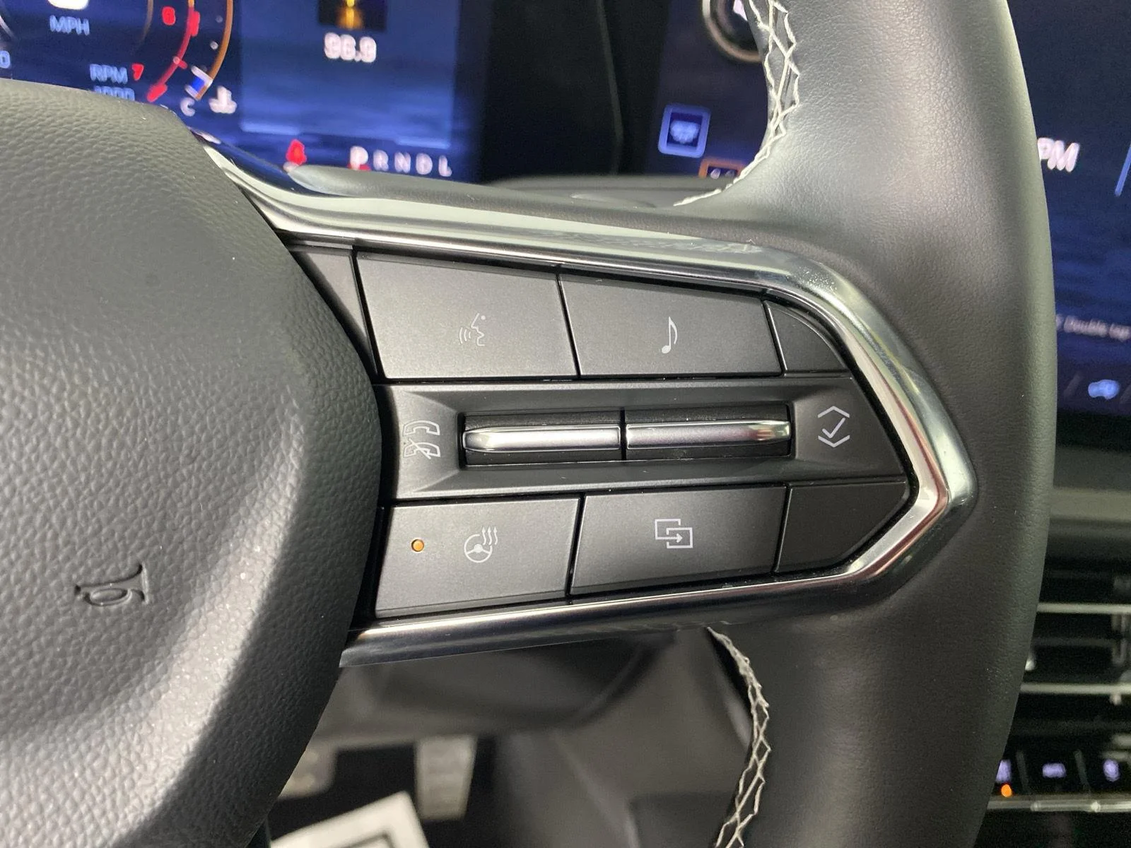 Used 2025 Summit White Chevrolet LT image 18