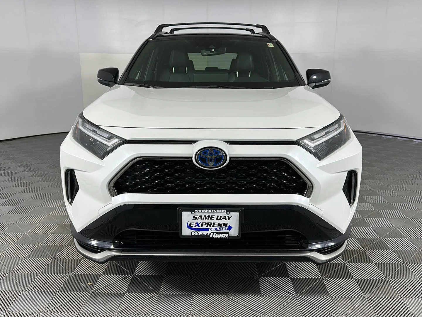 Used 2023 Wind Chill Pearl w/Midnight Black Metallic Roof Toyota XSE image 15