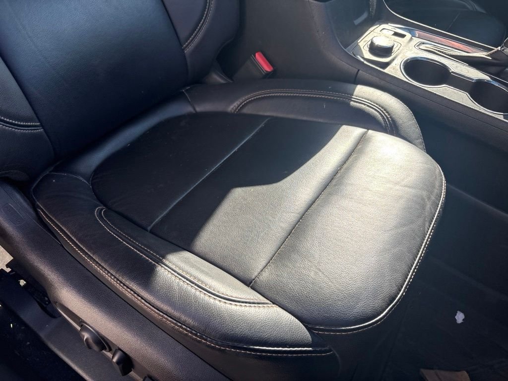 Used 2018 Satin Steel Metallic Chevrolet 3LT image 29