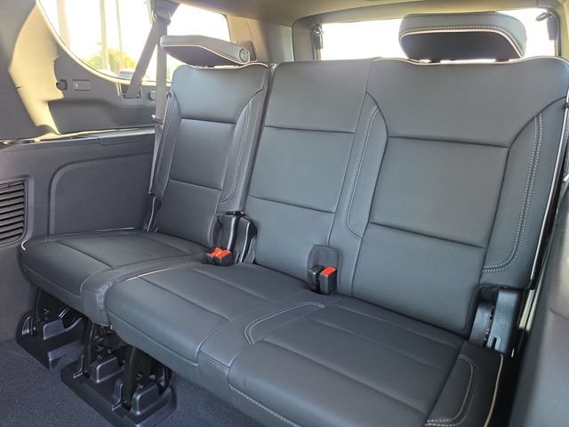 2026 Chevrolet Suburban Premier - Photo 13