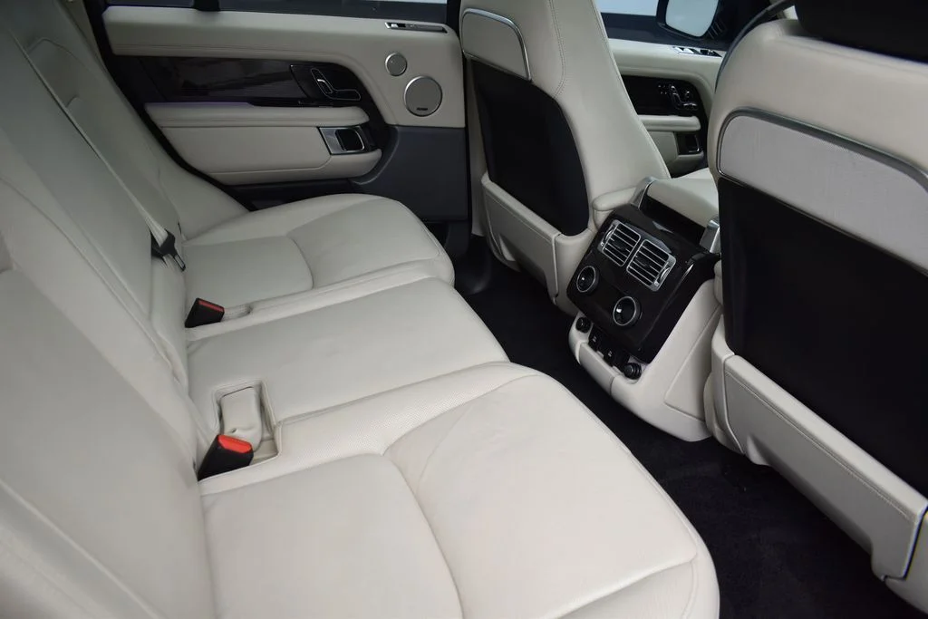 Used 2019 Silver Land Rover 5.0L V8 Supercharged Autobiography image 30