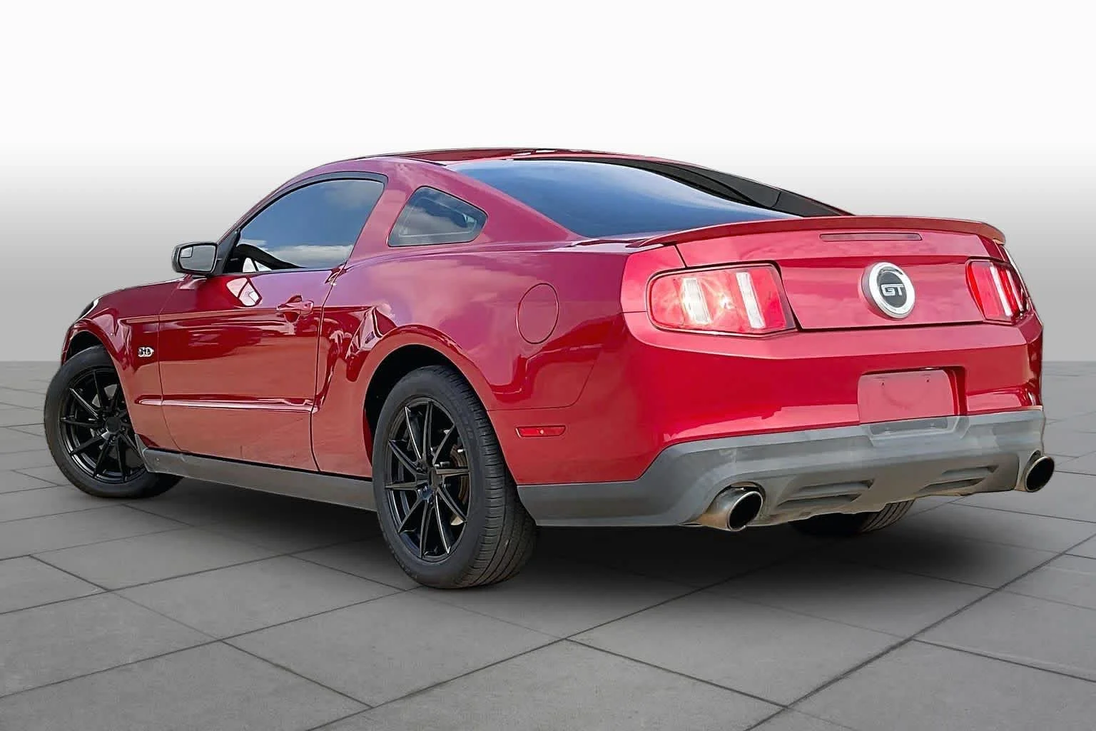 Used 2011 Red Candy Metallic Tinted Clearcoat Ford GT Premium image 9