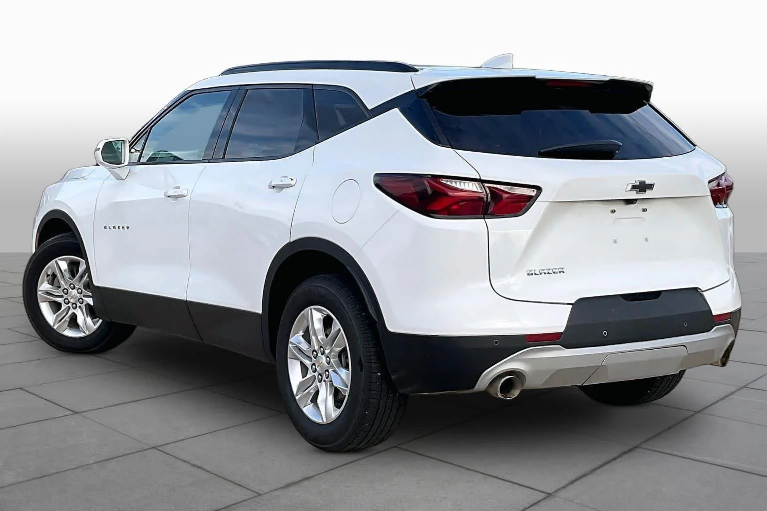 Used 2020 Summit White Chevrolet LT image 10