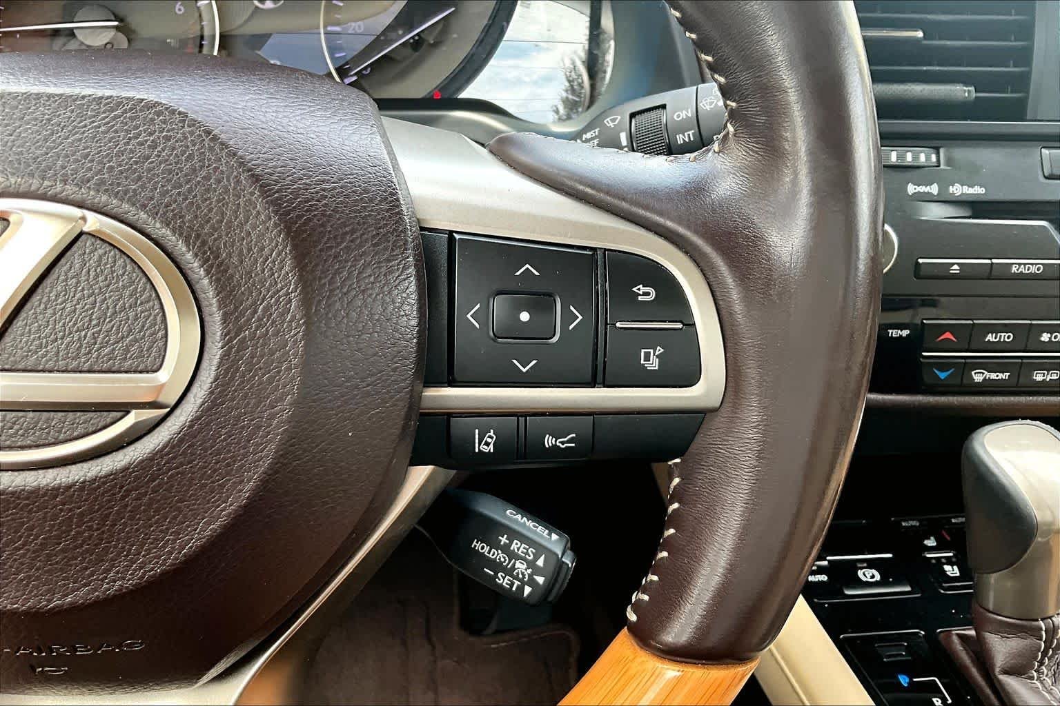 Used 2019 Eminent White Pearl Lexus Premium image 23
