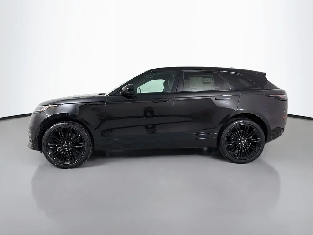New 2026 Santorini Black Land Rover Belgravia Edition image 8