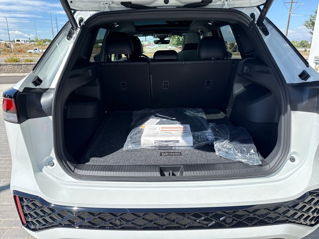 New 2026 Opal Volkswagen 2.0T SE R-Line Black image 28