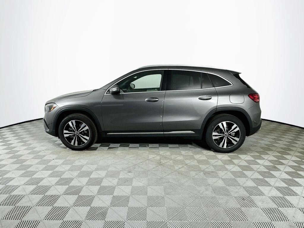Used 2026 Gray Mercedes-Benz GLA 250 image 4