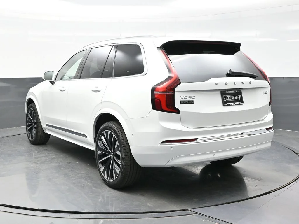 New 2026 Crystal White Volvo Plus image 5