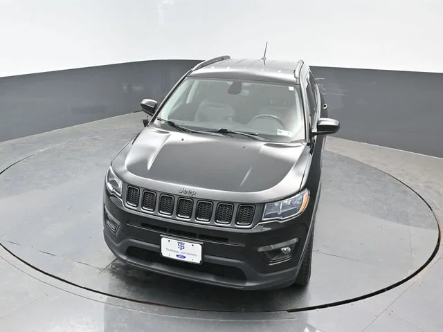Certified Used 2019 Diamond Black Jeep Latitude image 19