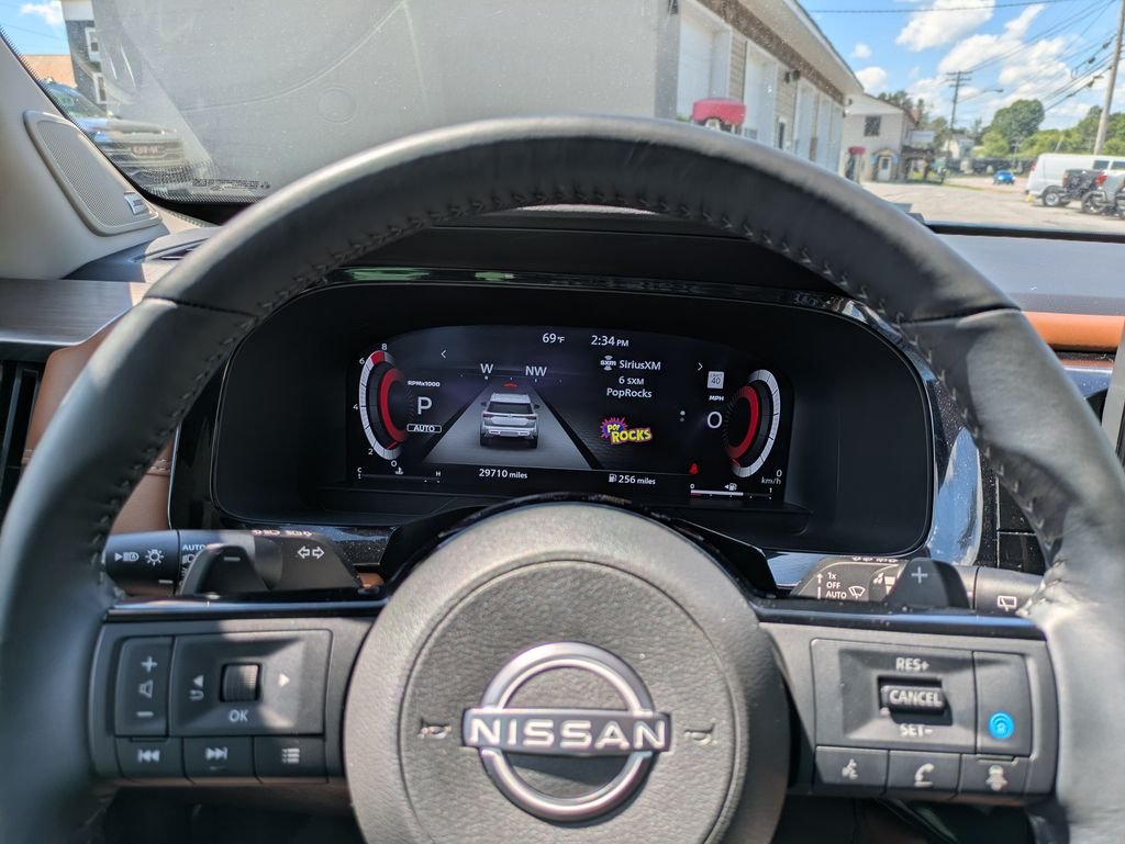 Used 2024 Black Nissan Platinum image 24