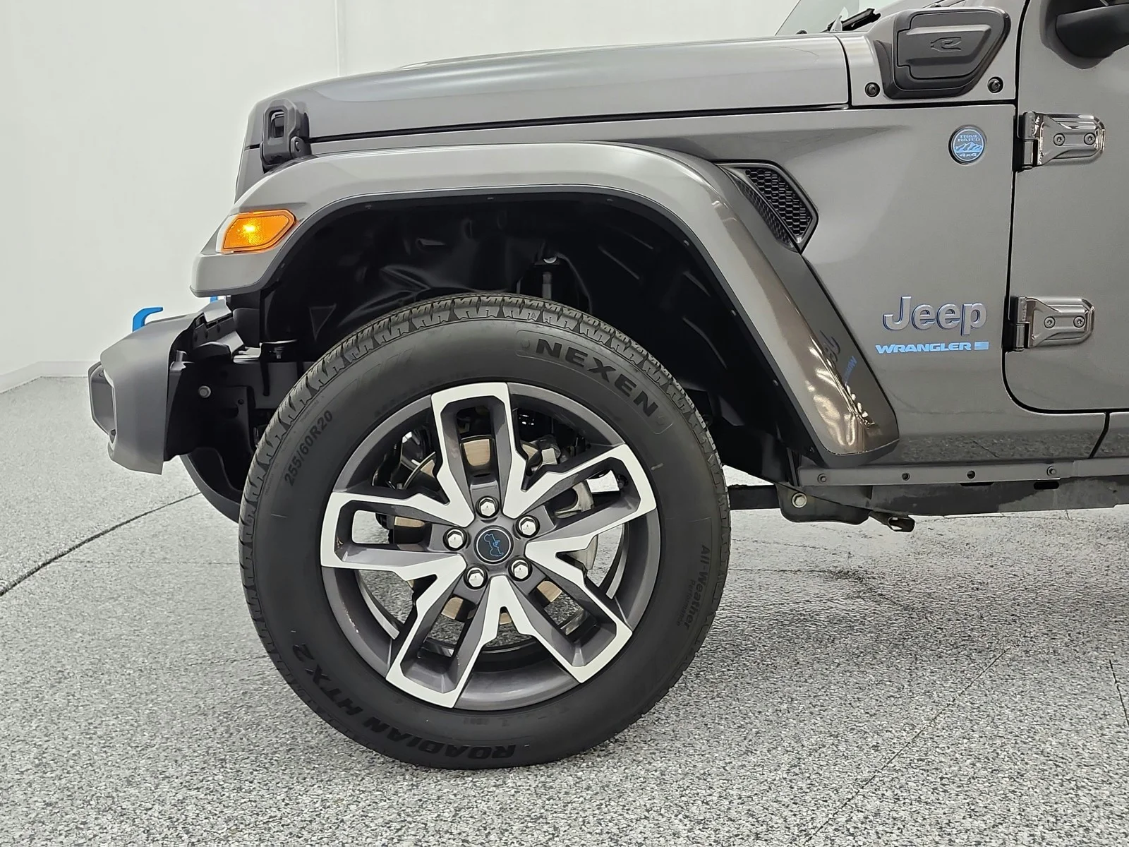 Used 2024 Granite Crystal Metallic Clearcoat Jeep Sport S 4x4 image 17