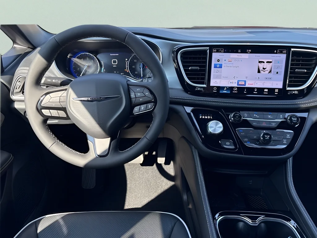 2026 Chrysler Pacifica Limited - Photo 12