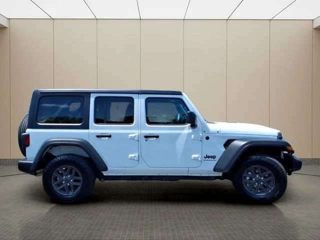 Used 2024 White Jeep Sport S image 7