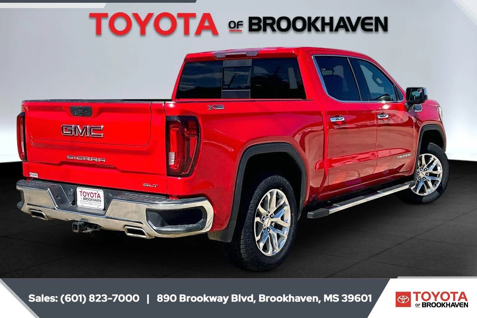 Used 2022 Cardinal Red GMC SLT image 11