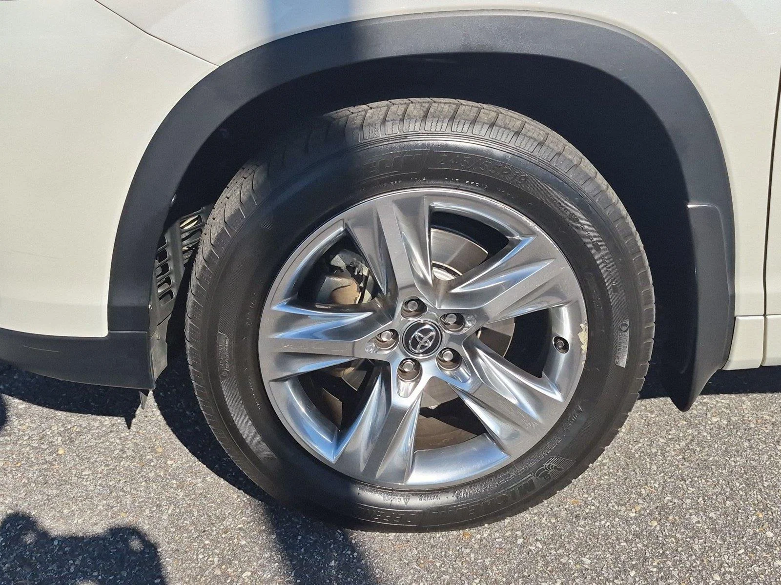 Used 2018 Blizzard Pearl Toyota Limited image 10