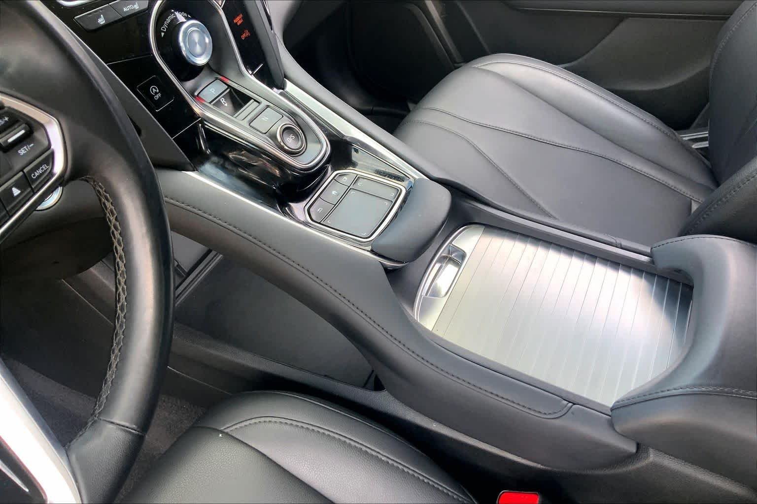 Used 2024 Majestic Black Pearl Acura  image 17