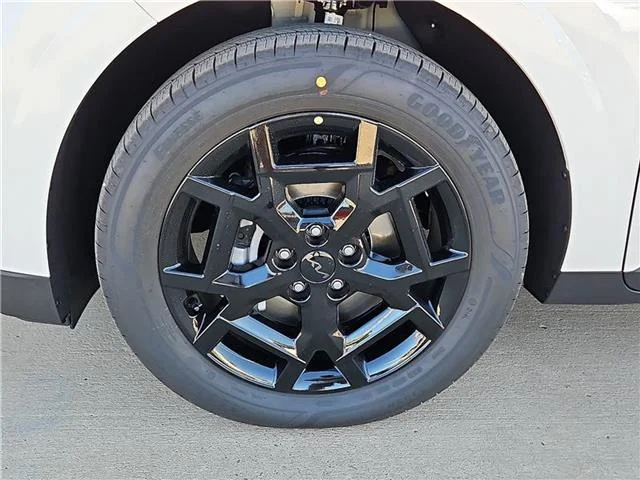 New 2026 Snow White KIA SX Passenger image 5