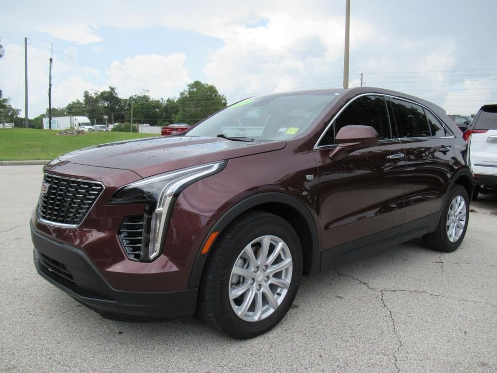 Used 2023  Cadillac Luxury image 3