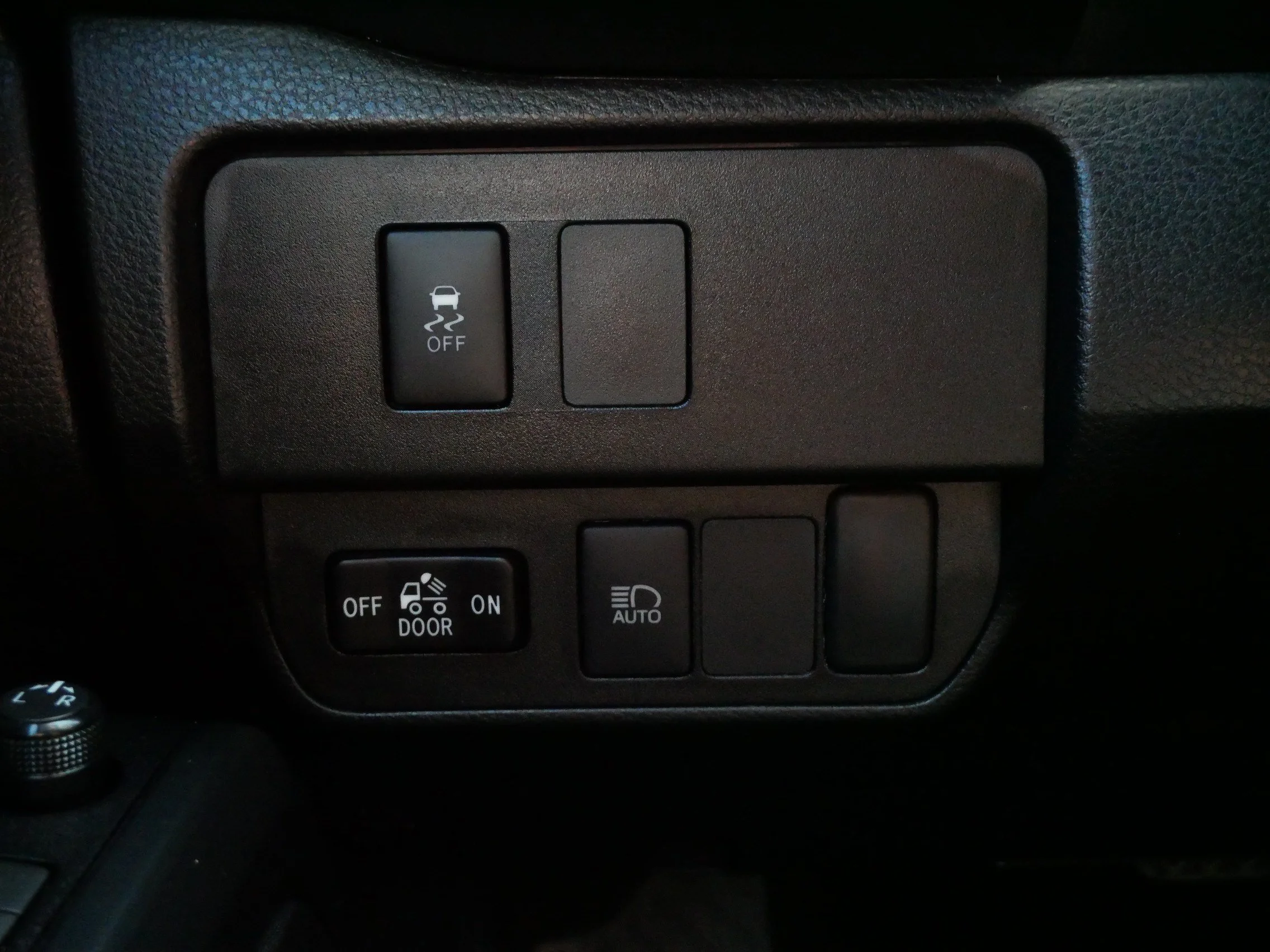 Used 2021 Midnight Black Metallic Toyota SR image 26