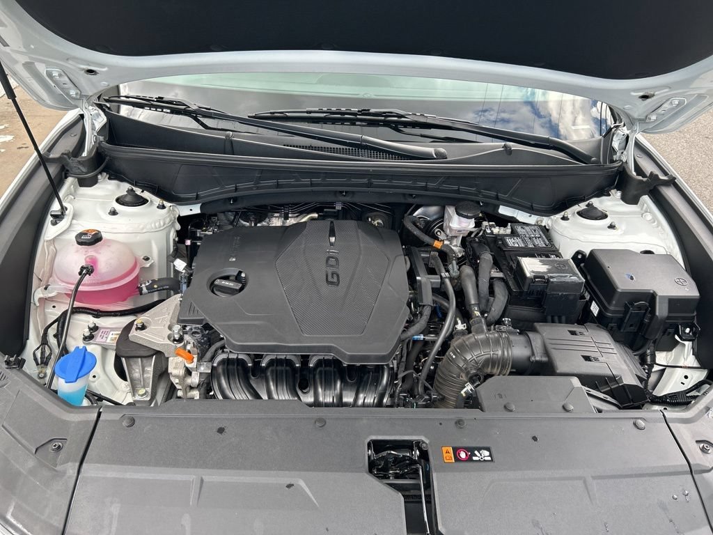 Used 2024 White Hyundai SEL image 8