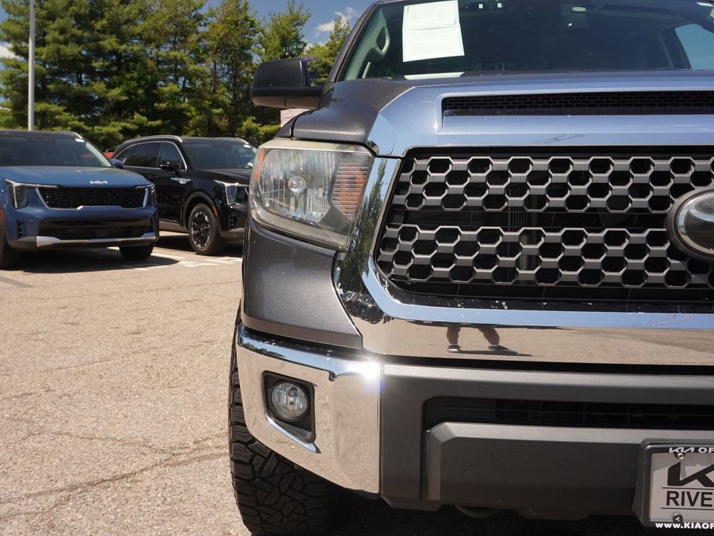 Used 2020 Gray Toyota SR5 image 10