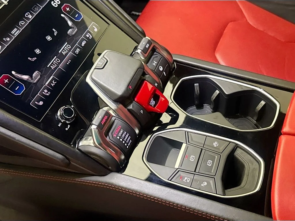 Used 2022 Rosso Mars Metallic Lamborghini  image 17
