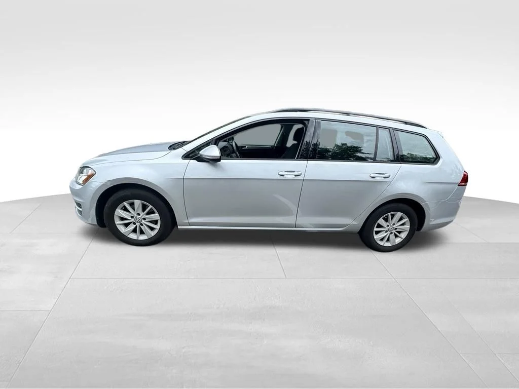 Used 2017 Silver Volkswagen  image 2