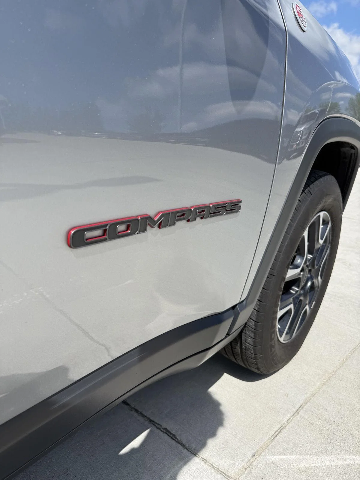 Used 2018 Billet Silver Metallic Clearcoat Jeep Trailhawk image 29