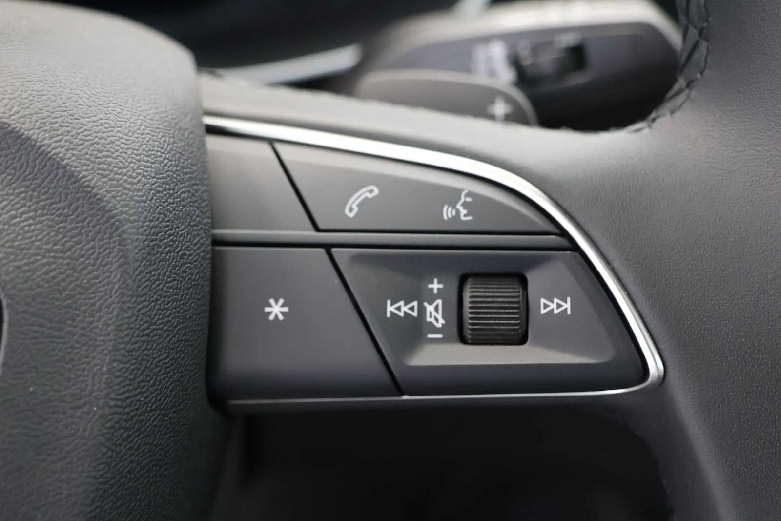 Used 2025 GLACIER WHITE Audi S line Premium Plus image 20