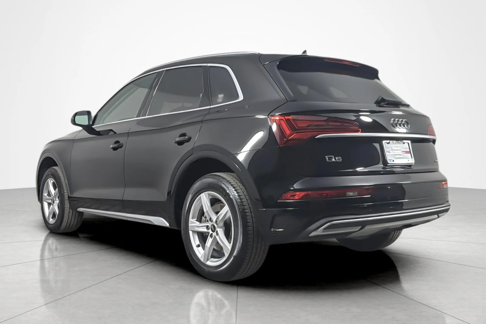 Used 2023 Brilliant Black Audi Premium 40 TFSI quattro image 3