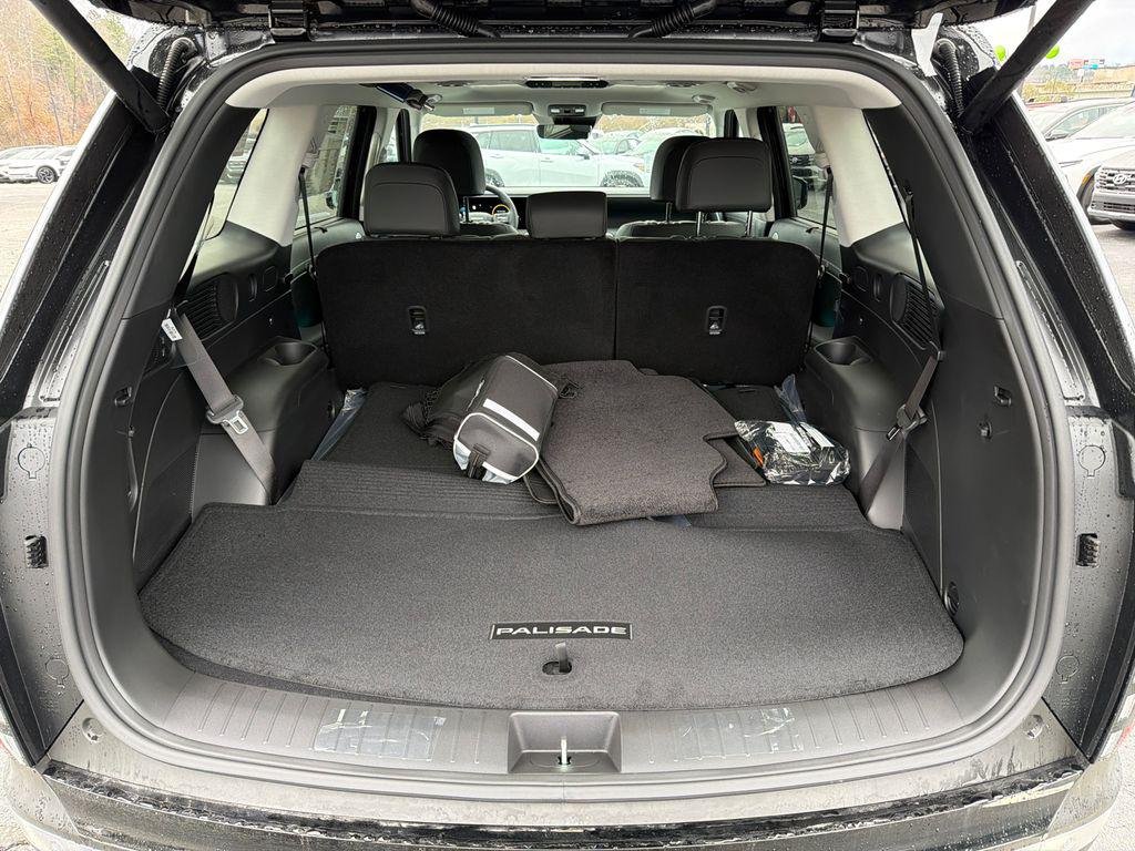 New 2026 Black Hyundai SEL Premium FWD image 18