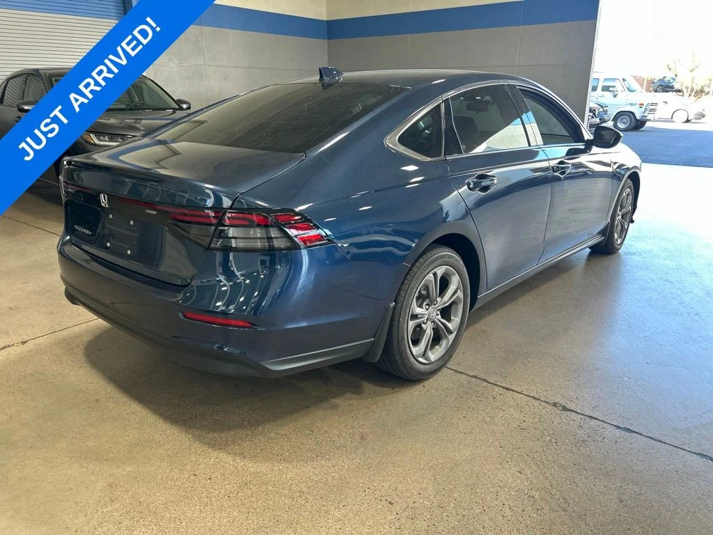 Certified Used 2024 Canyon River Blue Metallic Honda EX image 3