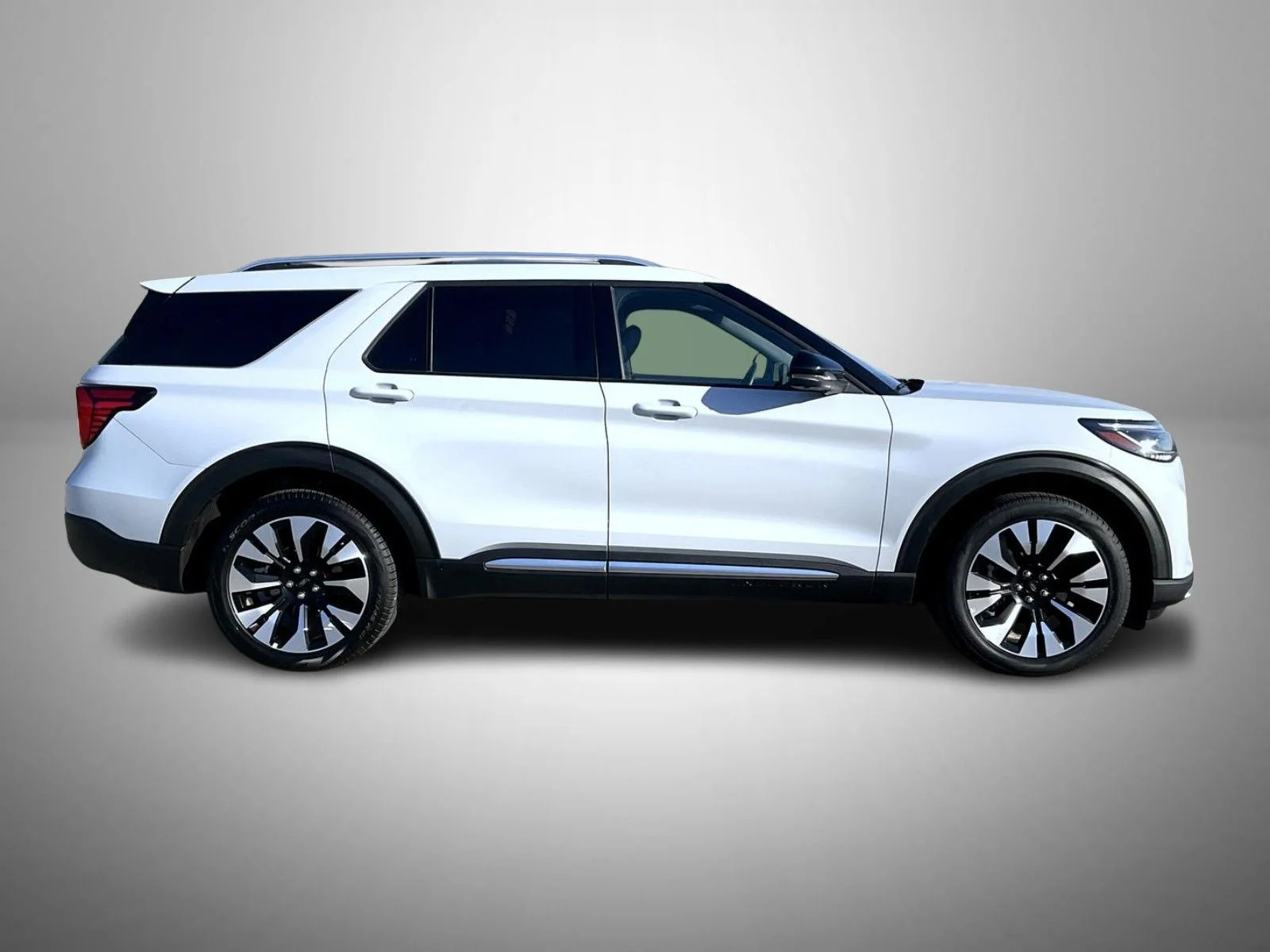 Used 2025 White Ford Platinum image 4