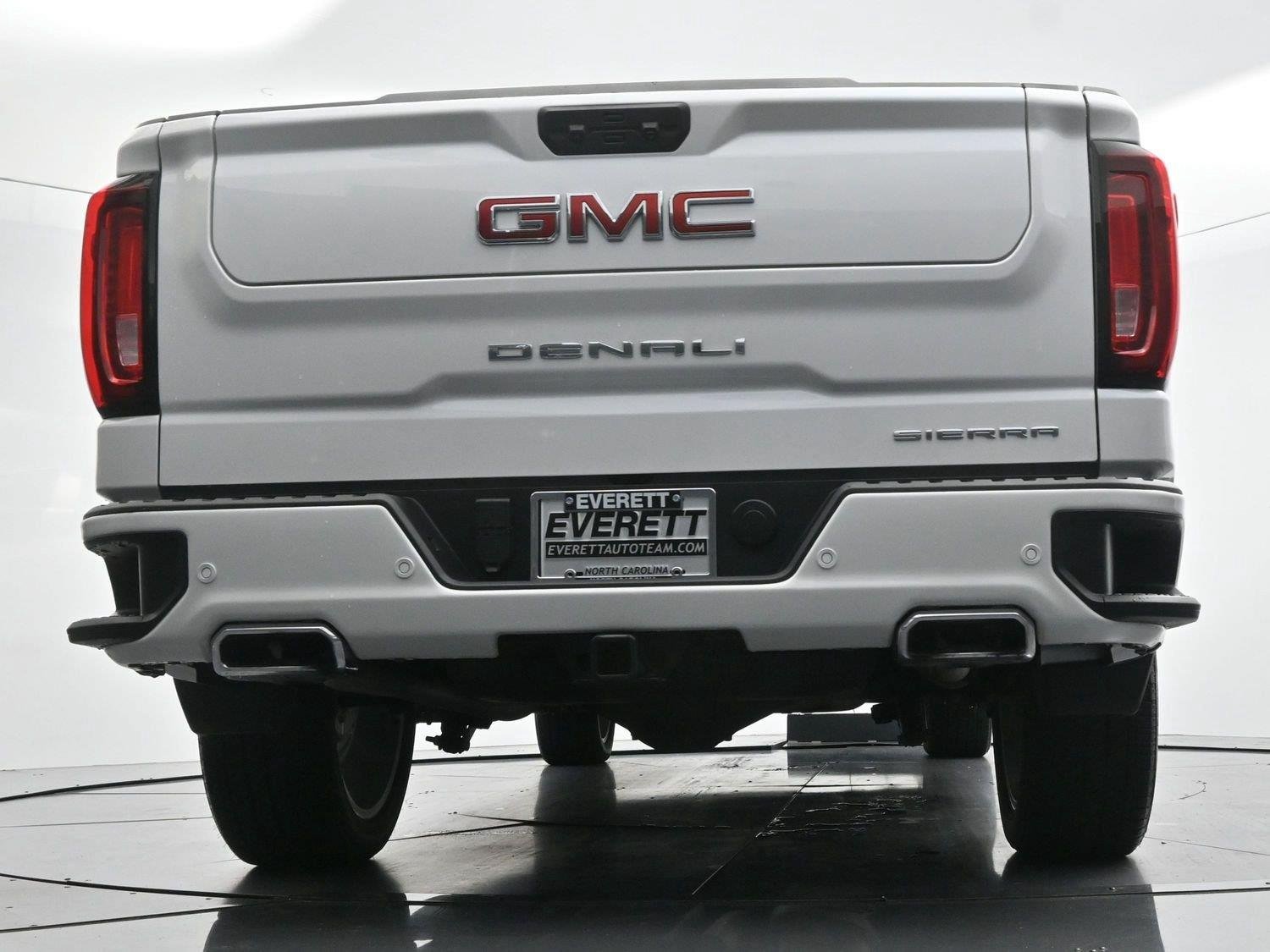 Used 2024 White Frost Tricoat GMC Denali image 51