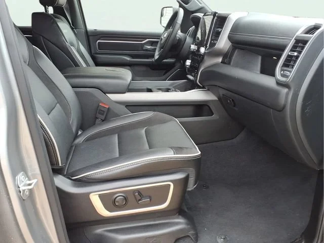 Used 2026  Ram Laramie image 21