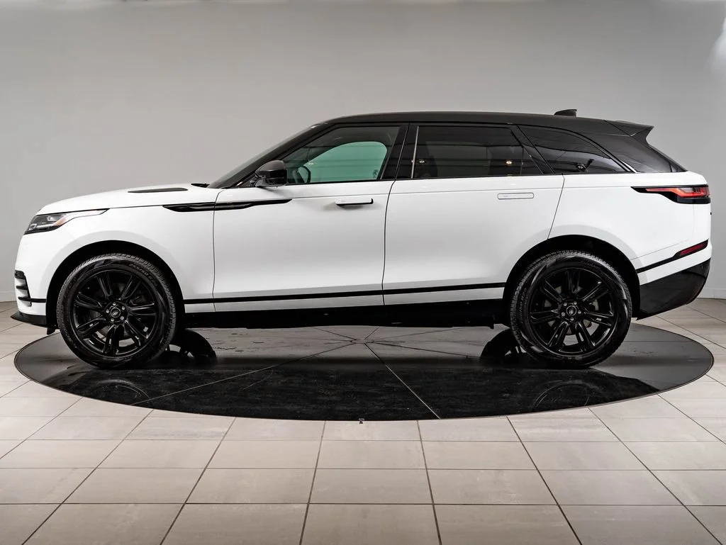 Used 2023 Fuji White Land Rover R-Dynamic S MHEV image 5