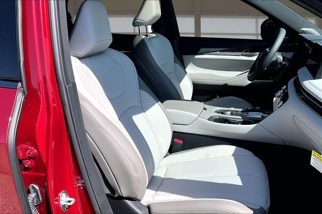 New 2027 SUNFIRE RED INFINITI SPORT image 7
