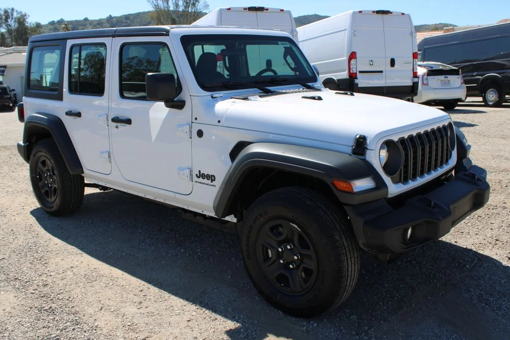 New 2026 Bright White Clear-Coat Exterior Paint Jeep Sport image 3