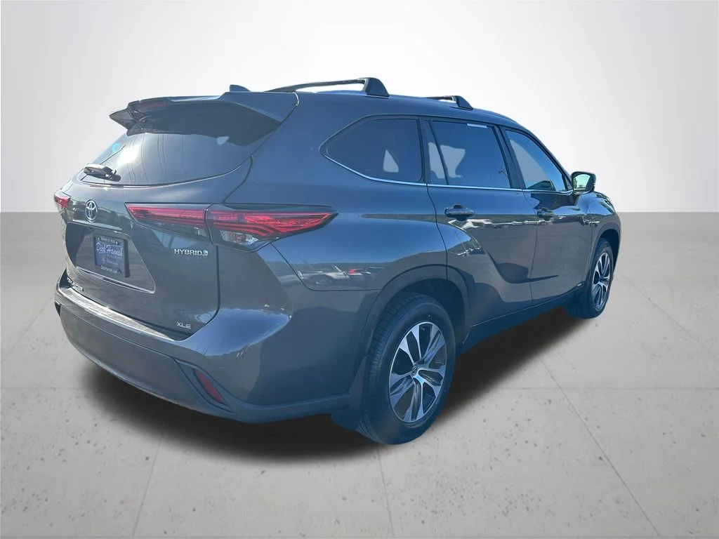 Used 2023 Gray Toyota XLE image 7