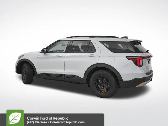 New 2026 Space White Metallic Ford Tremor® image 35