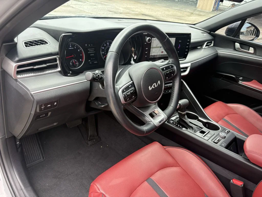Used 2024 Wolf Gray Kia GT-Line image 14