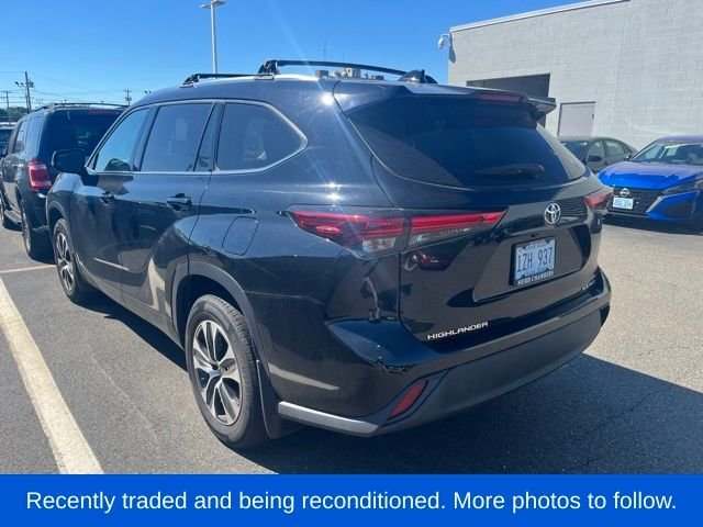 Used 2021 Black Toyota XLE image 4