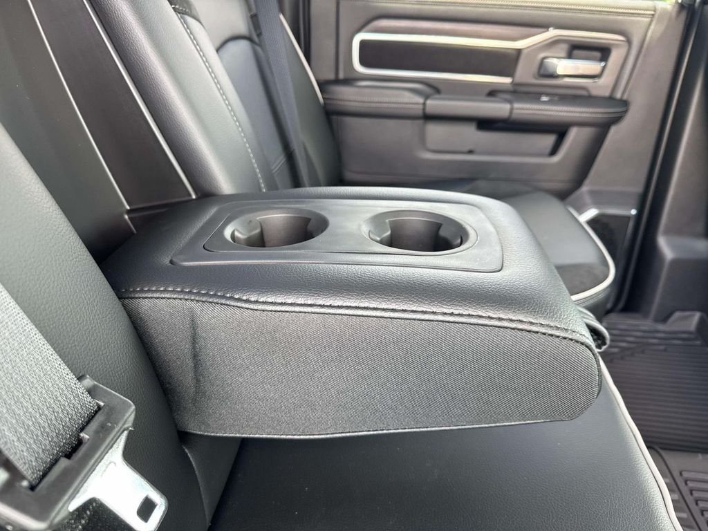 New 2026 Diamond Black Crystal Pearl-Coat Exterior Paint RAM Laramie image 28
