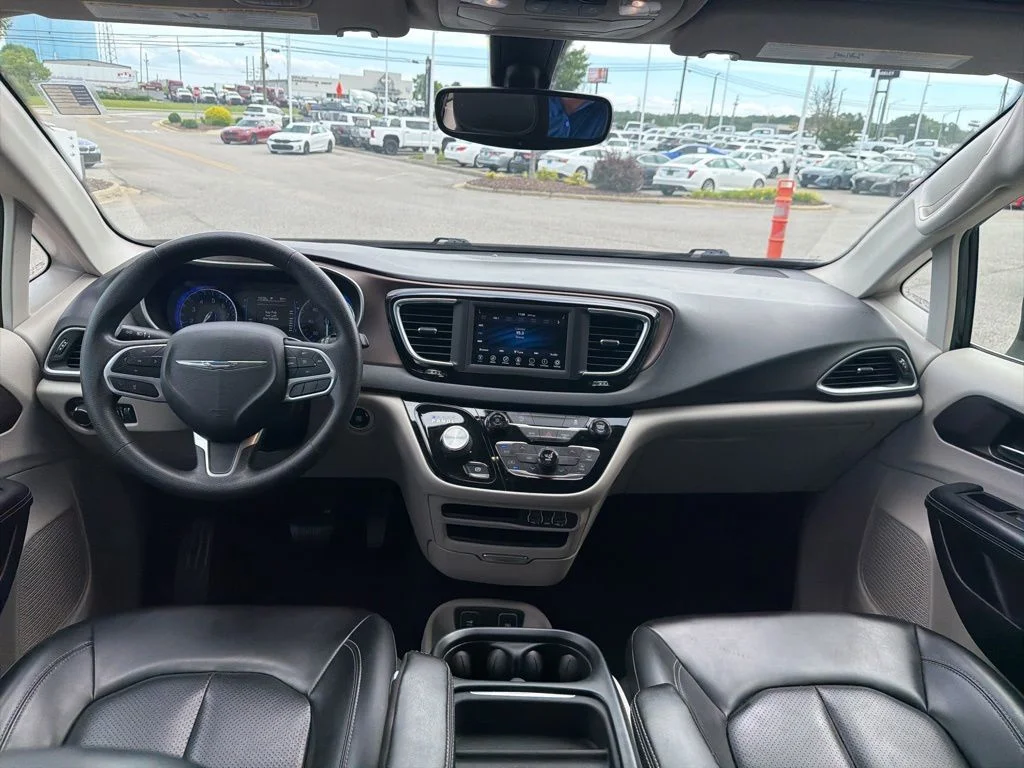 Used 2021 Black Chrysler LXI image 27