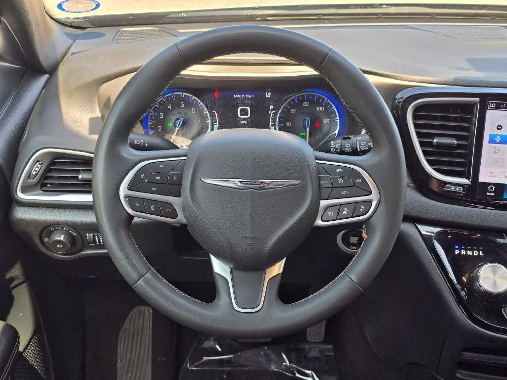 Certified Used 2025 Black Chrysler Select image 7