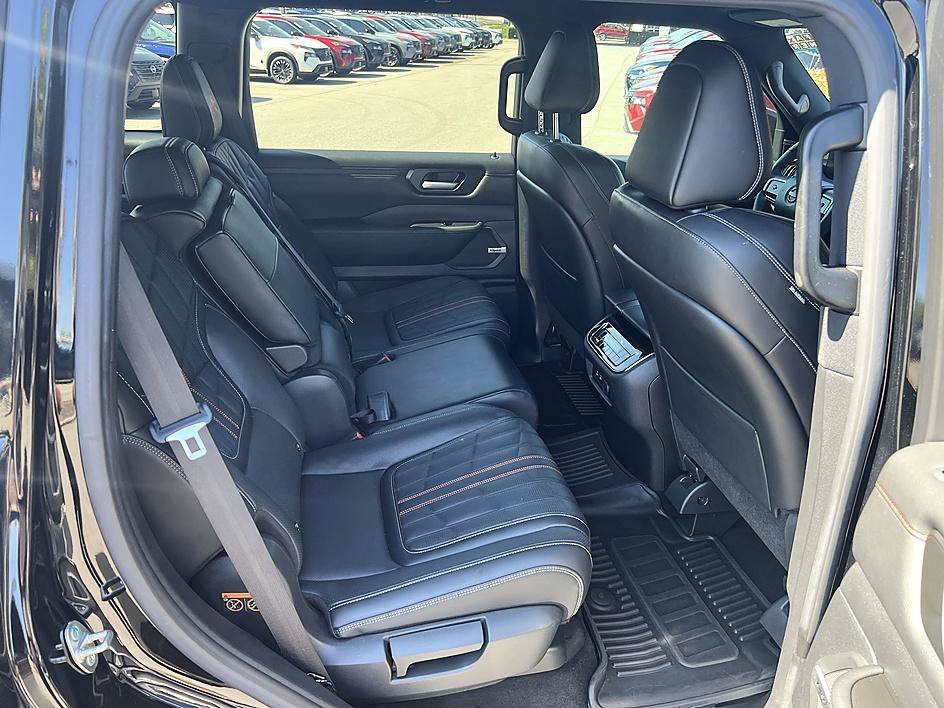 Used 2025 Super Black Nissan PRO-4X image 16