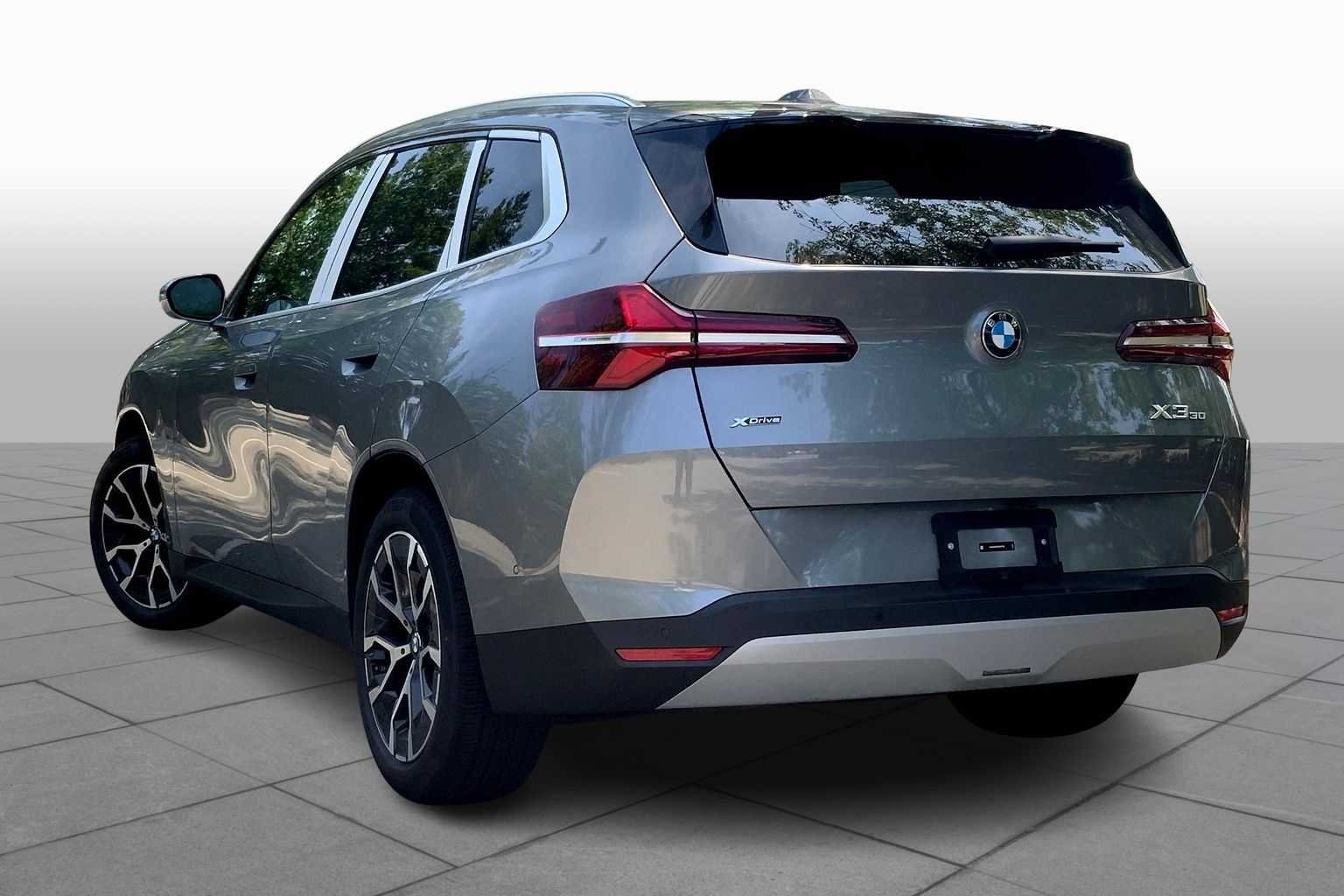 Used 2026 Skyscraper Grey Metallic BMW 30 xDrive image 12