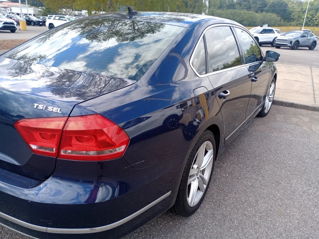 Used 2014 Blue Volkswagen SEL Premium image 6